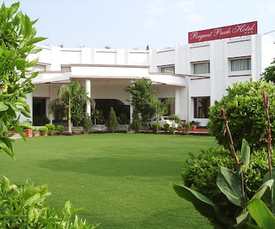 https://imgcld.yatra.com/ytimages/image/upload/t_hotel_yatra_city_desktop/v1453179719/Domestic Hotels/Hotels_Jalandhar/The Regent Park/Overview.jpg